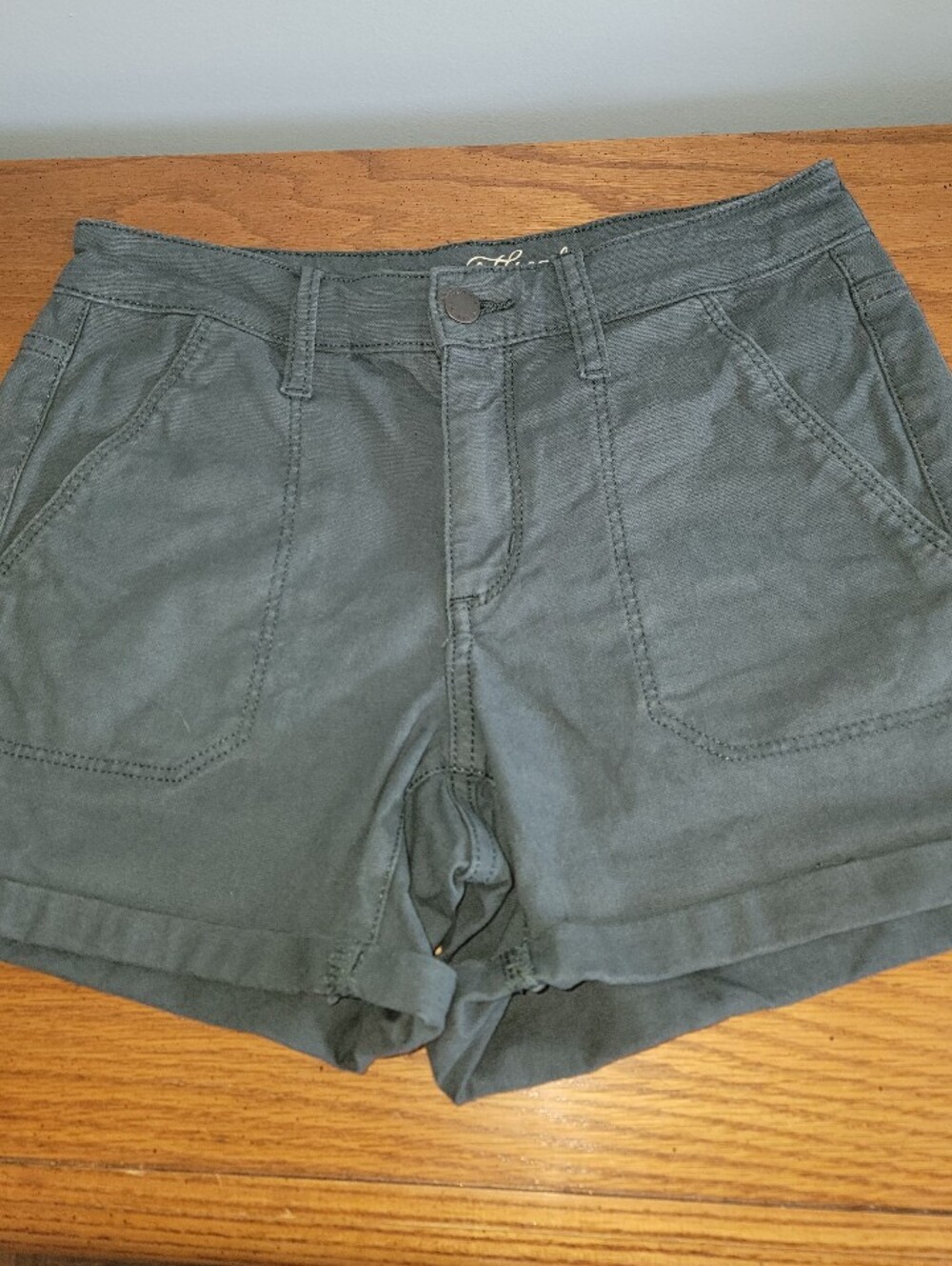 Universal Thread High Rise Midi Shorts Women's 00/24 Dark Teal Green
